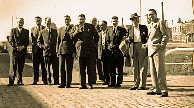 Foto gemaakt bij oprichting S.A. Coq France (1953)