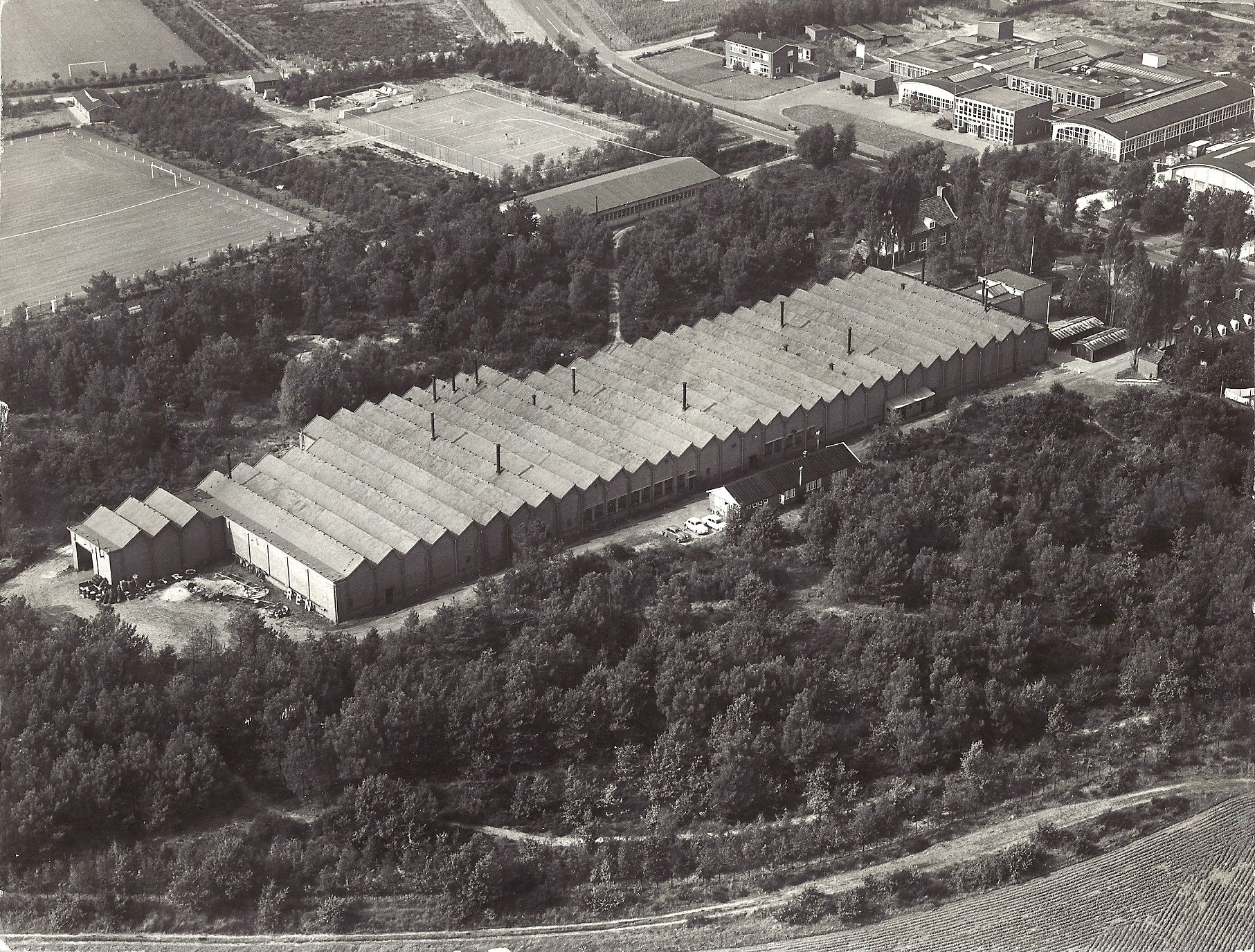 Luchtfoto EMF Rucphen (1950-1965)