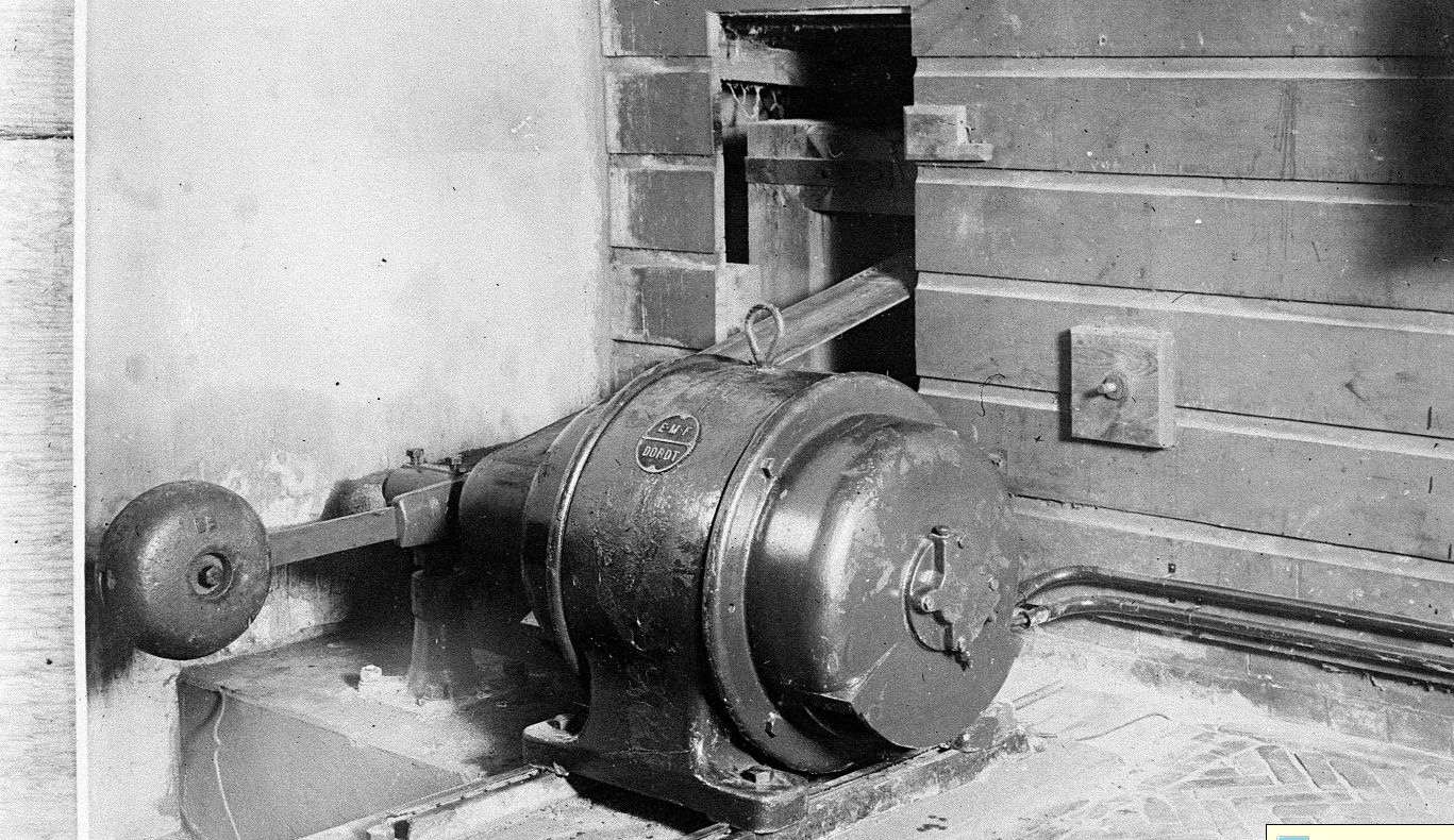 Motor EMF Dordt gebruikt in een molen (1915)