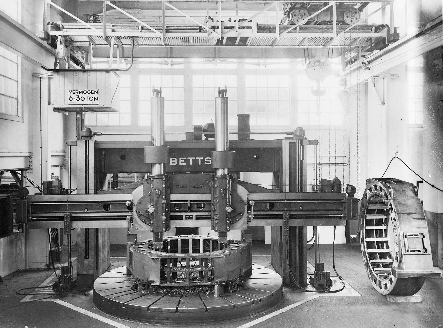 1930-1940-Machine voor metaalverspanen bij E.M.F